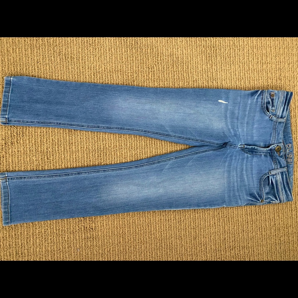 DL1961 size 26 jeans. Like new.